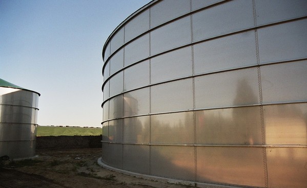 Biogasfermenter und Abwasserbehälter von Stallkamp